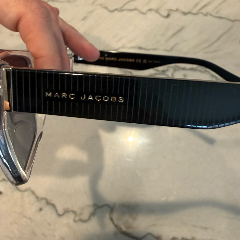 Marc Jacobs Sunglasses Clear & Black Square Frame Marc
Icon 096/S OMNG 90 - Picture 4 of 16